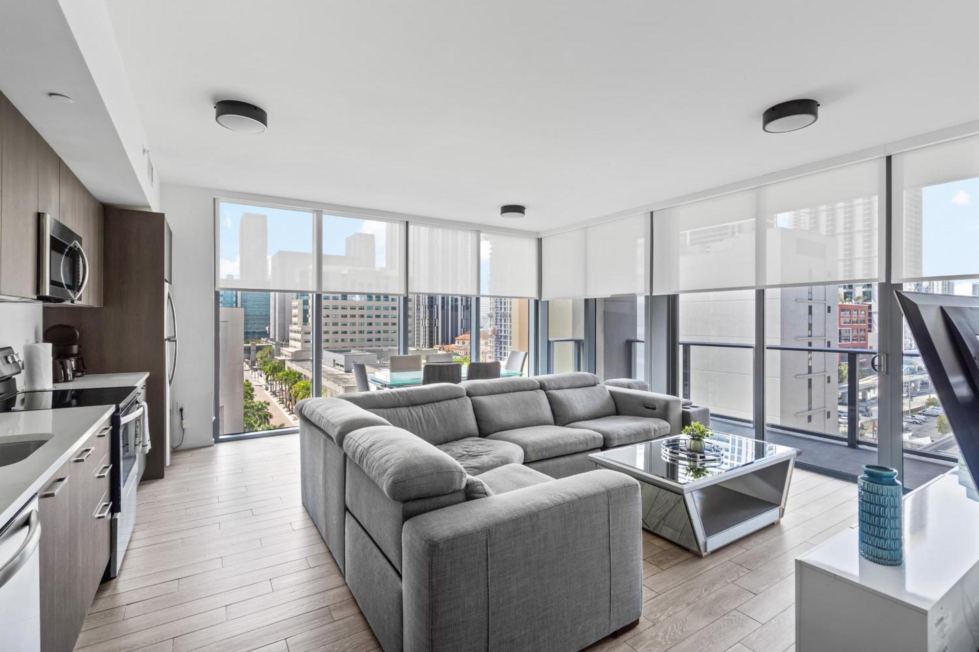Majestic Unit In The Heart Of Downtown *