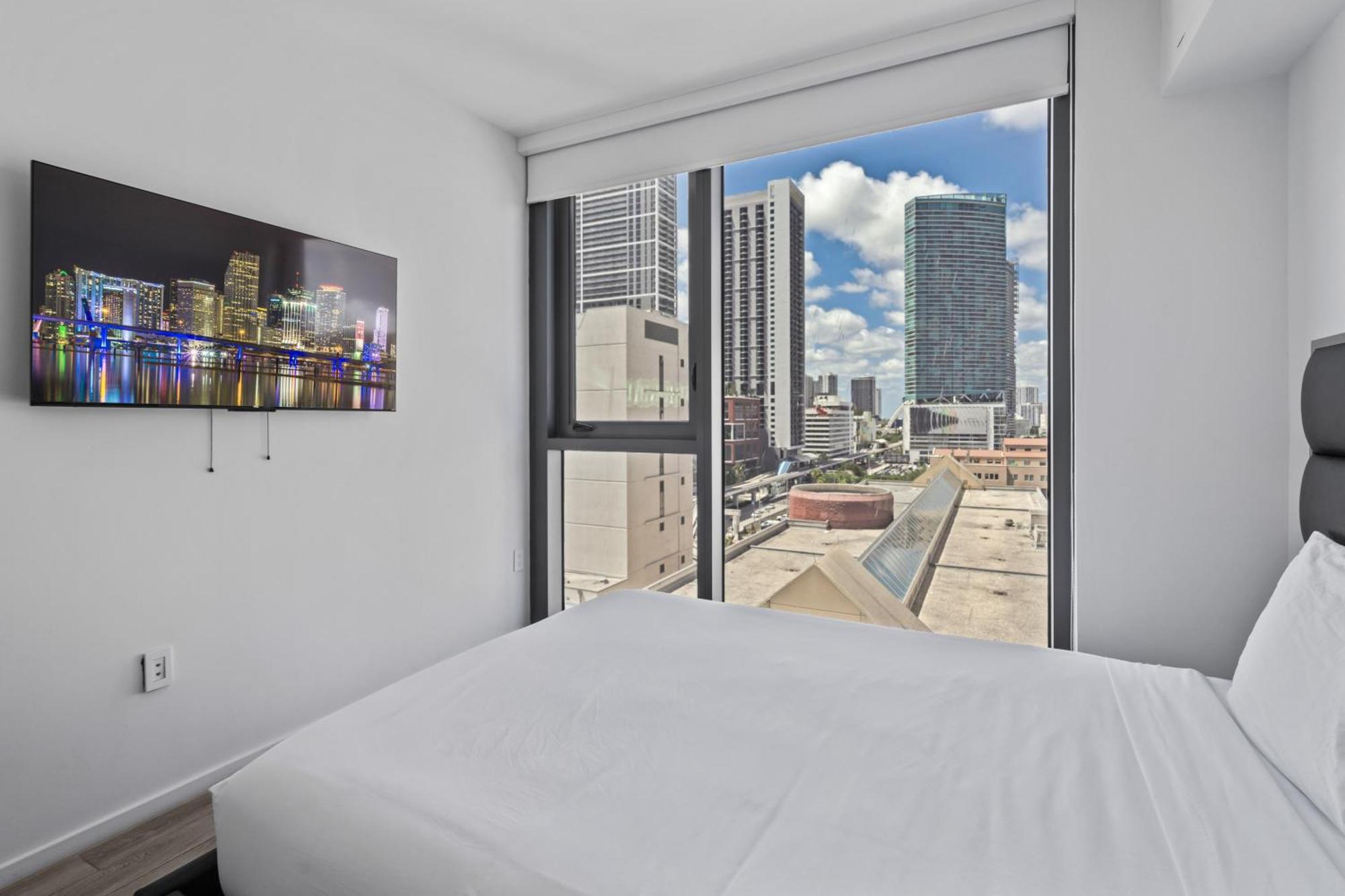 Majestic Unit In The Heart Of Downtown * Miami